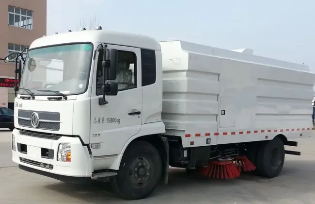 Brand New Parking Lot Four Brush Broom Road Sweeper Dongfeng 12cbm Sweeper Self-Sweeper