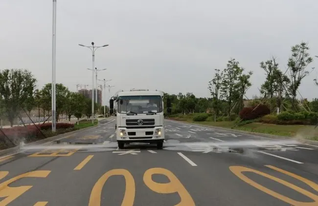 Brand New Parking Lot Four Brush Broom Road Sweeper Dongfeng 12cbm Sweeper Self-Sweeper