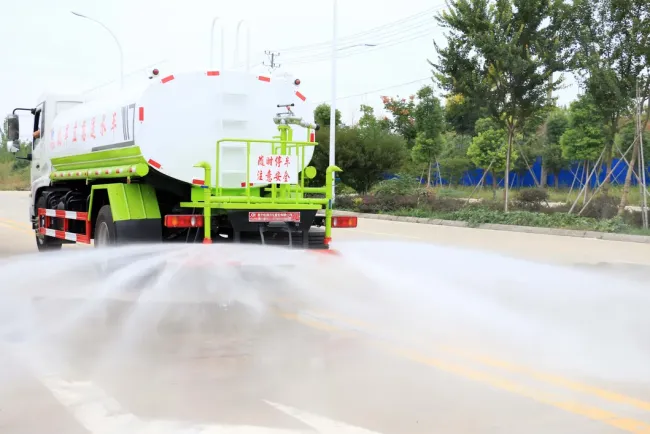 China Truck Hot Sale Dongfeng Water Sprinkler Truck 6*4 10t-12ton Washing and Cleaning Truck Water Sprinklertank Truck
