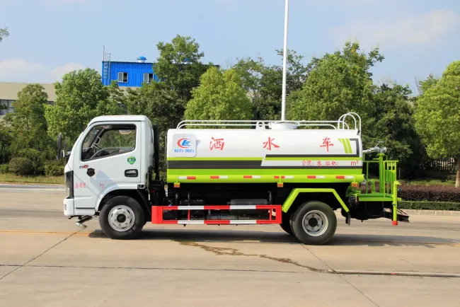 Dongfeng DFAC Engine 4000 /10000liters Water Sprinkler Tanker Truck for Washing Road and Street