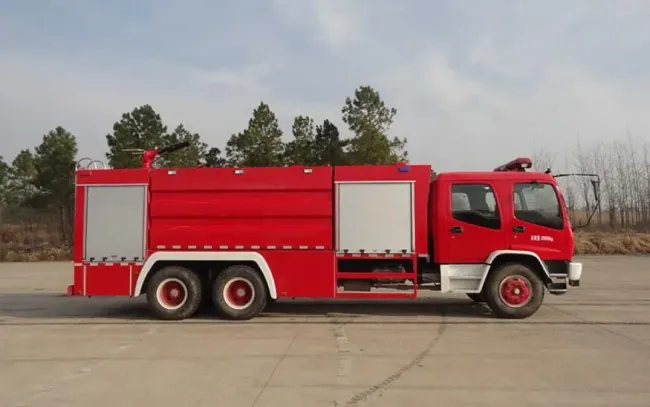 1suzu Cxr 12 Wheelers 16000 Liters Water Foam Fire Truck Fire and Rescue Trucks
