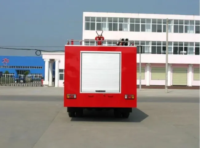 Dongfeng 5000L Water Tanker Fire Fighting Rescue Truck