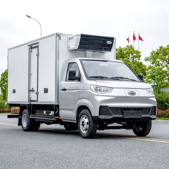 Foton Shacman Refrigerated Truck for Sale Refrigerator Mobile Photon Trucks Food Cold Frozen Food Delivery 4*2 Freezer Box Truck Electric Pickup in Stock