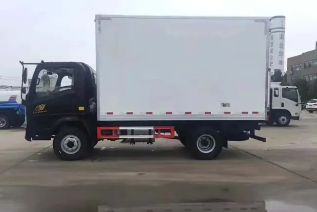 HOWO 5 Tons Refrigerated Truck for Sale