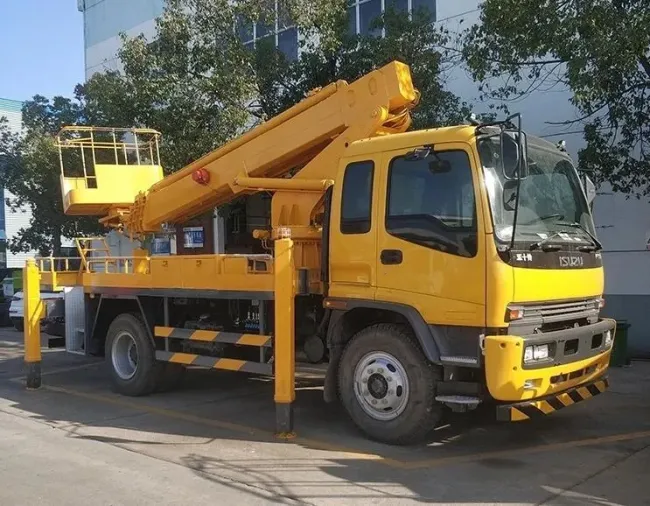 Japanese Brand 16m 18m 20m 22m 24m 26 Meter 28m 30m 32m 35m 38m Telescopic Boom Overhead Working Truck Man Lift Working Truck