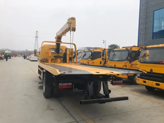 5 Tons Flatbed Truck Mounted Crane Dongfeng Cargo Crane Hydraulic Telescopic Boom