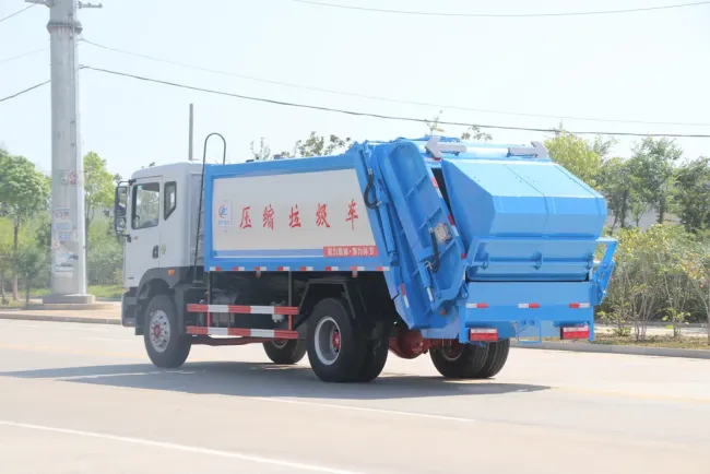 Dongfeng 4X2 Compressed Garbage Truck Diesel Waste Management Truck