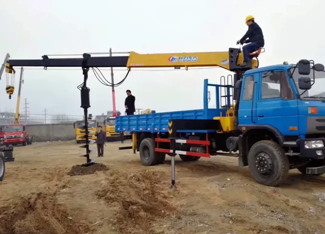 HOWO/1suzu 6tons Telescopic Boom Truck Mounted Crane Construction Crane Truck