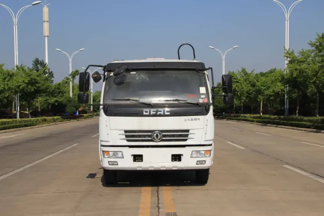 Dongfeng 6cbm Compressed Waste Garbage Compactor Waste Treatment Truck