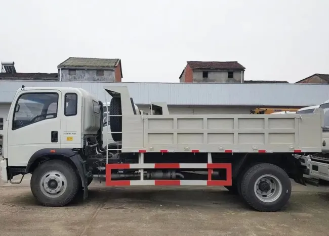 Sinotruck HOWO Light Duty 4X2 Tipper / Dumper / Dump Truck 130HP Non Mini FAW Beiben Foton Pick up Cargo Truck