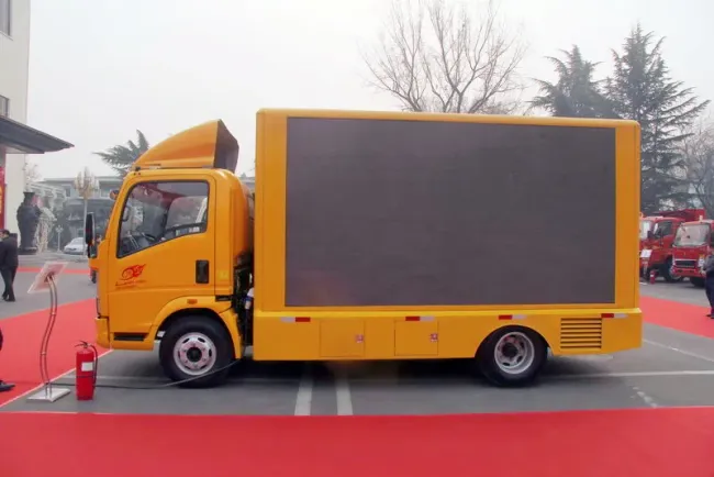 HOWO 4*2 Good Quality P4 P5 P6 Full Color Mobile LED Advertising Food Truck Display Screen for Sale