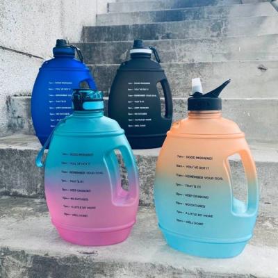 Китай Новая большая емкость 3,78 л прозрачная пластиковая бутылка пол-галона водный бокал PETG GYM 1 галлон бутылка с водой для спортзала продается