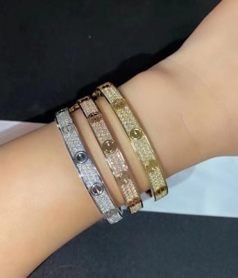China Ajuste brillante redondo de Diamond Moissanite Watch VVS Gem Stone Iced Out Hand del corte en venta