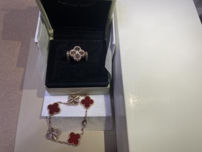 中国 ヴァンCleef 18kローズの金の熊手の設定は結婚式のためのダイヤモンド指輪 ヴァンCleef Jewelryを切った 販売のため