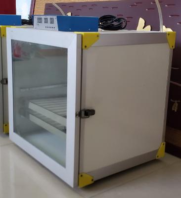 中国 120個の卵の機械を工夫している自動ターナーが付いている商業鶏の卵の定温器 販売のため