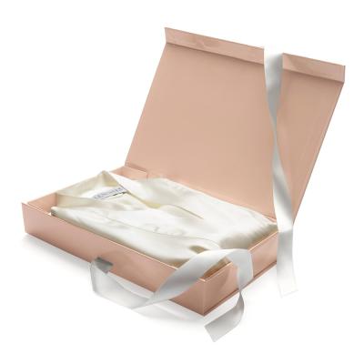 China Custom Design Luxurious Magnetic Dubai Abaya Box Packaging paperboard Material for sale