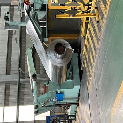 China Revestimiento de zinc 30-275 g/m2 bobina de acero galvanizado con peso de bobina de 3-8 toneladas en venta