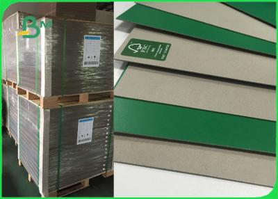 中国 FSCのカスタマイズされる証明書によって着色される緑の製本板よい剛さ 販売のため