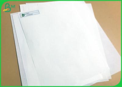 Chine Papier d'emballage blanchi de blanc fait sur commande de taille, papier non-enduit de 80GSM 120GSM emballage à vendre