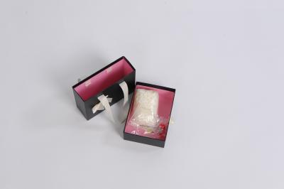 China Caixa de presente de dobramento magnética das caixas de presente luxuosas do bloco liso com fechamento da fita à venda