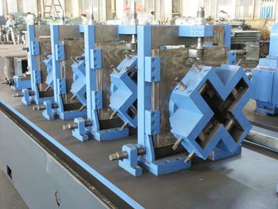 中国 熱交換器 Uncoiler のための機械を形作る 50.8 - 130mm の管 販売のため