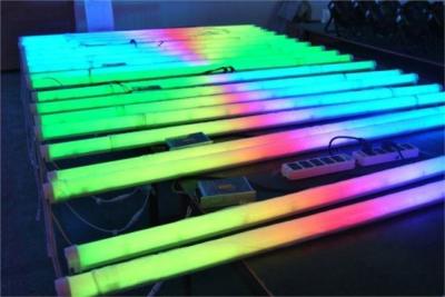 China IP65 tubo de la protección LED que enciende el color al aire libre de Digitaces que cambia RGB T8 en venta
