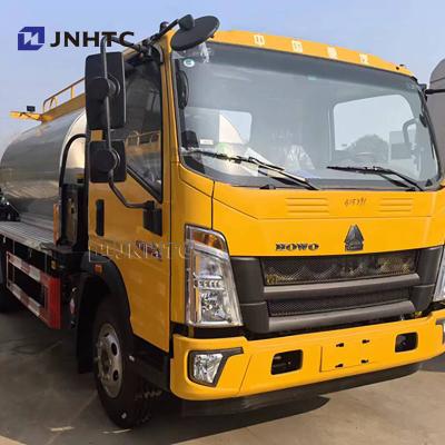 China HOWO 4m3 Road Construction Machinery Bitumen Distributor Sprayer Best Price for sale