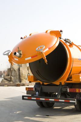China Camión de la limpieza del tanque séptico de la bomba de vacío de Sinotruk Howo7 16CBM que recoge el barro de aguas residuales en venta