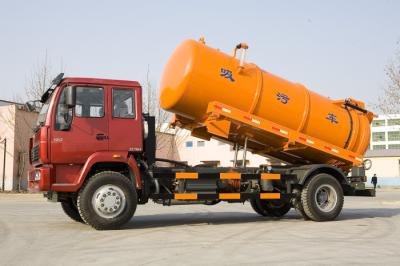 China High Efficiency Sinotruk Sewage Suction Truck For  Industrial Washing Operations for sale