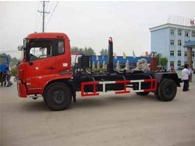 China el camión de la elevación del gancho de 4X2 HOWO/la gestión de desechos acarrea la pequeña estación de transferencia de la basura en venta
