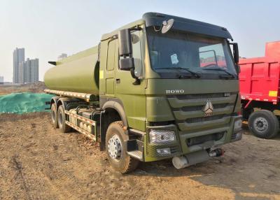 Chine camion-citerne aspirateur 15CBM d'essence et d'huile 336HP pour l'usage d'armée, camions de livraison d'essence et d'huile à vendre
