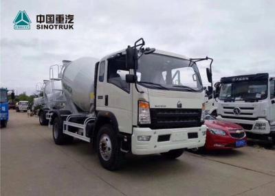 中国 Howo 4x2 4CBMの白い色の小型トラックミキサのトラックは工場で準備ができている 販売のため