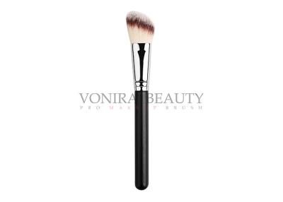 China Multi - Function Basic Makeup Brushes , Precise Makeup Angled Face Brush for sale