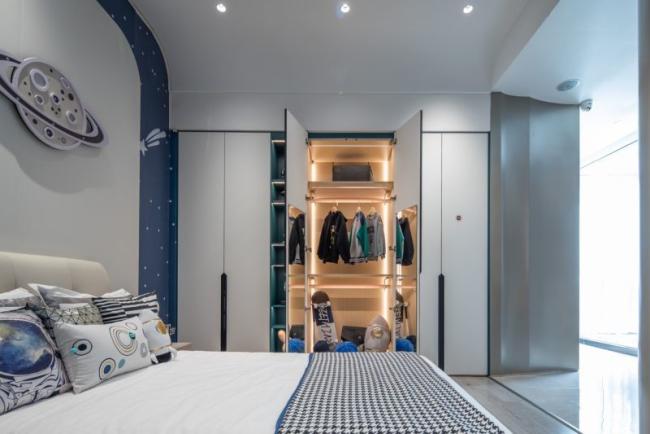 Stylish Practical Stainless Wardrobe Kids Wardrobe With 150 Degree Opening Doors - Modern minimalist style with room context