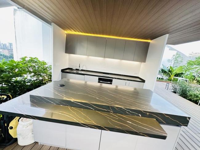 Minimalist Stainless Steel Outdoor Kitchen Cabinet Units With Black Quartz Countertops Island - Modern minimalist design with clean lines and a structured layout with room context