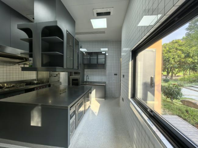 Fadior Full Stainless Steel Kitchen Cabinet - Commercial-Grade, Dark Gray & Stainless Steel Finish, Professional Layout - Made entirely from premium stainless steel, this cabinetry offers