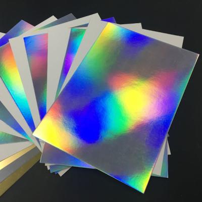 China Iridescent Holographic Paper Roll Glossy Surface Finish High Durability Glossy Paper Roll for sale