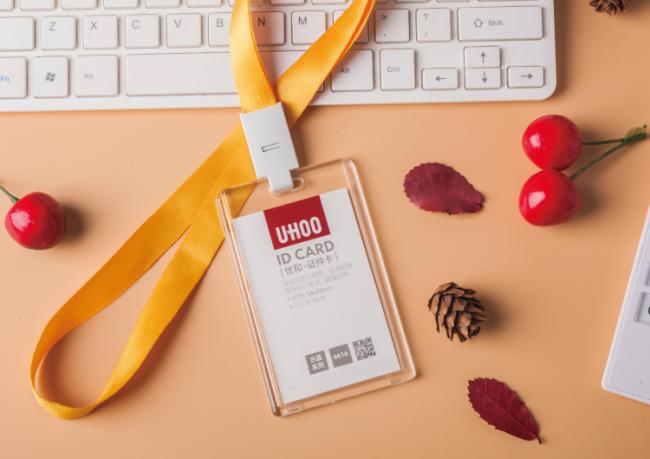 UHOO High transparent vertical push up acrylic id card holder abrasion resistance badge holder