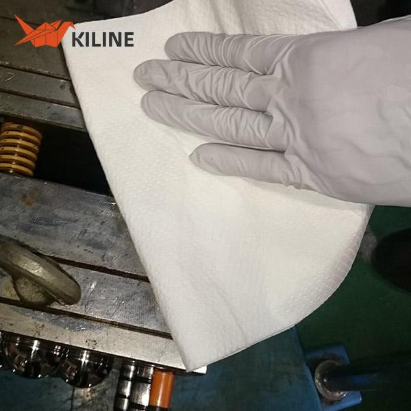 KILINE wipers in use for cleaning demonstration
