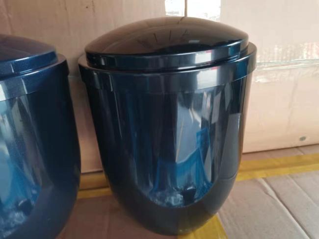 Plastic urn for ash