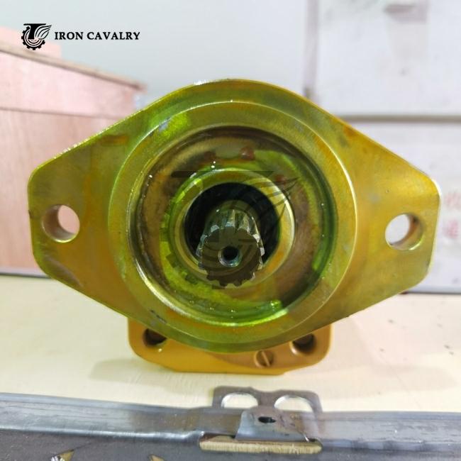 155-9222 Hydraulic Gear Pump side view
