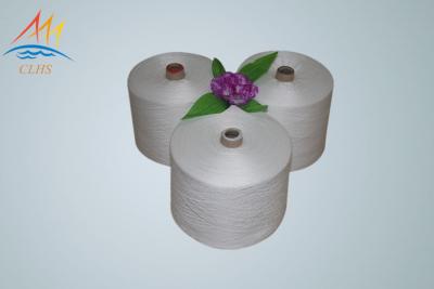 Chine 40/2 fil de polyesters tourné par 100% sur le cône de papier pour le fil de couture à vendre