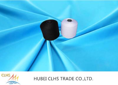 Chine Le polyester sans noeuds adapté aux besoins du client tissant Yar 42s/2, 100 a tourné rétrécissement de fil de couture de polyester le bas à vendre
