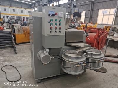 Chine Huile de friture automatique Presser de machine de presse d'huile froide et chaude à échelle réduite faisant cuire la machine de presse d'huile de tournesol à vendre