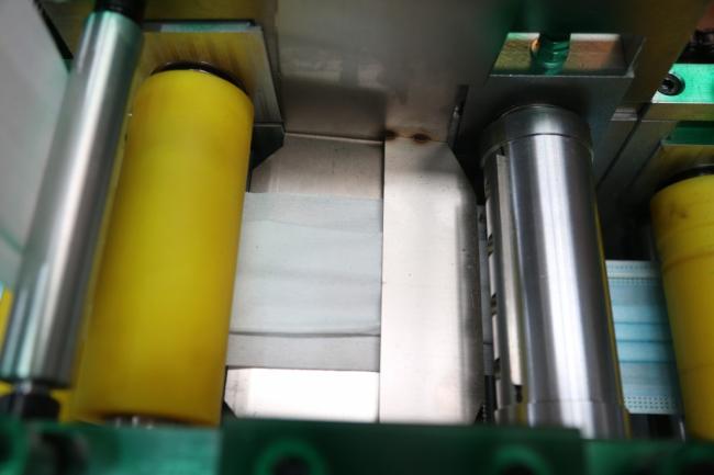 200-300pcs/min High Speed Face Mask Machine With Wide Elastic Ear Band