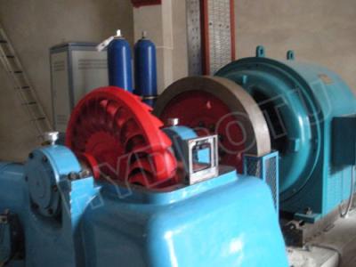Chine Petite turbine d'eau d'impulsion horizontale d'axe/turbine hydraulique de Turgo avec un/deux becs à vendre