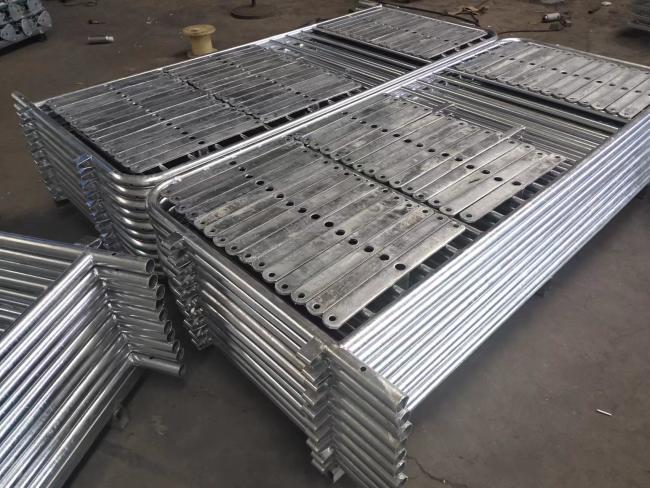 Galvanized Steel Road Fencing Crowed Control Barrier