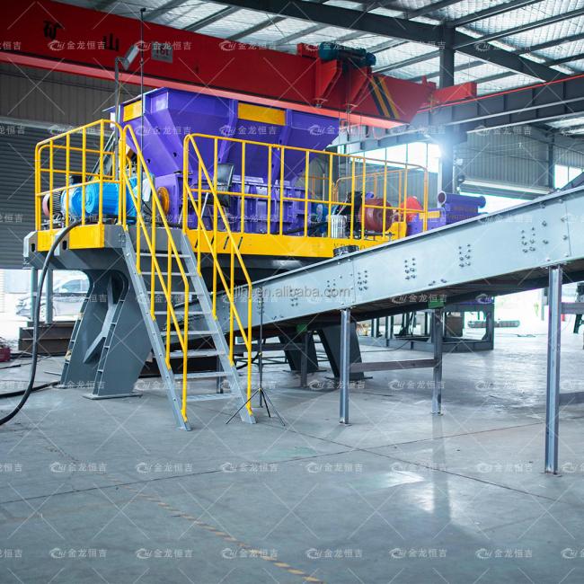 Metal shredder in operation