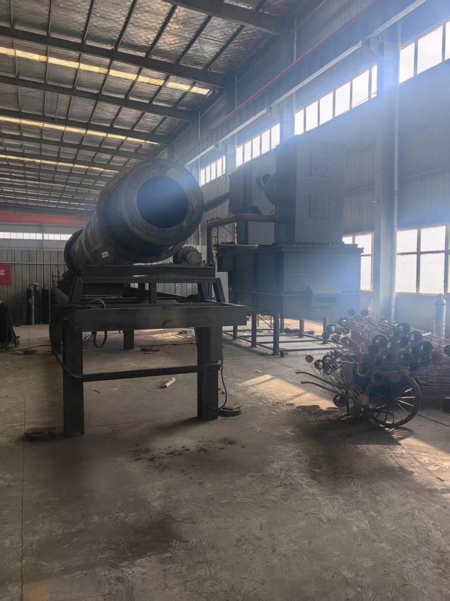 Industrial-scale fluidizing roaster installation