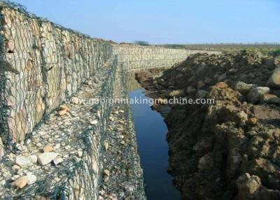 Chine Le PVC a enduit la grosseur de maille de la force 100x120mm de fil de construction de mur en pierre de Gabion/mur de Gabion à vendre